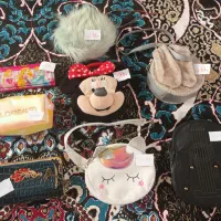 کیف|کیف، کفش، کمربند|حمیدیا, |دیوار