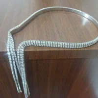 تل آویزدار نگینی