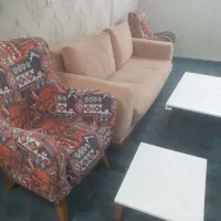 مبل راحتی نیم ست ۵ نفره میز وسط ویک عسلی