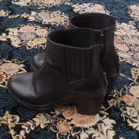 نیم بوت زنانه|کیف، کفش، کمربند|کرج, حسین آباد (اکبر آباد)|دیوار