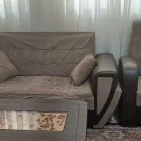 مبل ۷ نفره و میز جلو مبلی و ۴ تا عسلی