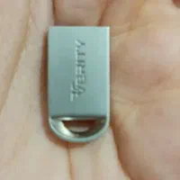 فلش 64 هست خودم 500خریدم 350 میدم با یه اشانتیون