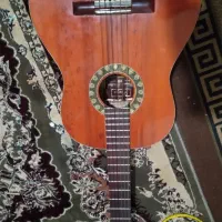 گیتار پویا قدیمی