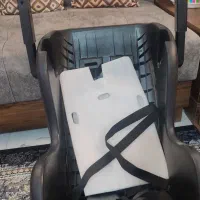 کریروصندلی ماشین کودک کاملا سالم و تمیز