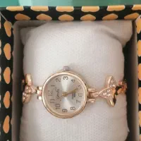 ساعت مجی زنانه نو نو هنوز باطری نذاشتم