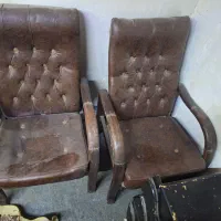صندلی چوبی چرمی بنگاهی