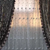 پرده همراه با کتیبه