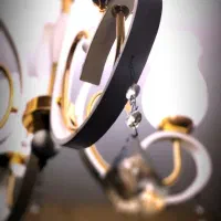 لوستر چهار شعله|لوستر و چراغ آویز|مشکین‌دشت, |دیوار