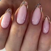 آموزش ناخن توسط مربی فنی حرفه ای
