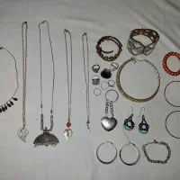 بدلیجات گردنبندگوشواره و....استفاده شده ولی سالم