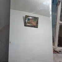 آینه‌قدی‌بدون‌قاب