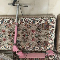 اسکوتر صورتی