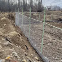 اجرای فنس کشی تخصصی و تضمینی با قیمت منصفانه|خدمات باغبانی و درختکاری|شهرکرد, |دیوار