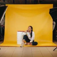 استخدام مدل خانم مبتدی حتی دانشجو