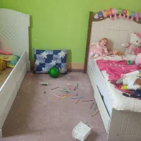 تخت یک نفره و دو نفره و میز تحریر بچه گانه|تخت و سرویس خواب|بندر دیر, |دیوار