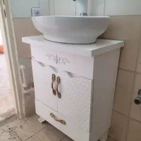 روشویی کابینتی به همراه شیر