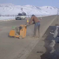 برش آسفالت  با کاتر با دستگاه کاتر بنزینی