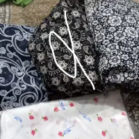 نعدادی پارچه چادر و زیرپوش مردانه