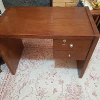 میز تحریر دو کشابه و شیشه روش