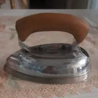 ۲‌عدد‌اتوی‌‌آنتیک‌قدیمی‌مناسب‌برای‌کلکسیون