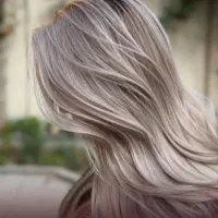 خدمات تخصصی رنگ و لایت ومیکاپ وشنیون|خدمات آرایشگری و زیبایی|هشتگرد, هشتگرد قدیم|دیوار