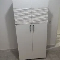 کمد ایستاده