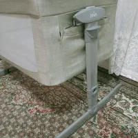 تخت کنار مادر ( جویی )