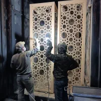 کارگر ماهر رنگ کوره ای