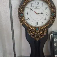 ساعت دیواری کاملا سالم