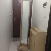 جاکفشی و رخت آویز با آیینه