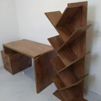 میز کار و کتابخانه
