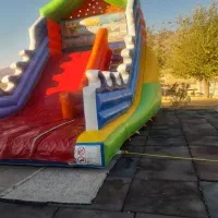 یه قلعه بادی به فروش می‌رسد