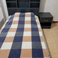 تخت یک نفره تمیز