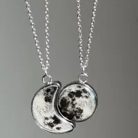 گردنبند رزینی شب تاب|بدلیجات|تهران, صاحب الزمان|دیوار