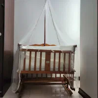 تخت کنارمادر