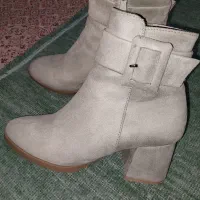 نیم بوت مغز پسته ای