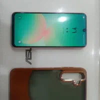 گوشی سامسونگ....