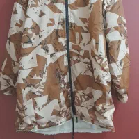 دوعدد کاپشن|لباس|رشت, نظری|دیوار