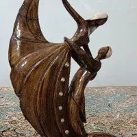 سه عدد مجسمه