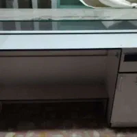 ویترین و پیشخوان مغازه