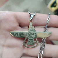 مهره قدیمی و سکه خارجی و ایرانی و گردنبند