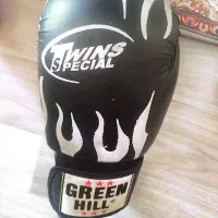 دستکش بوکس خیلی نو نو