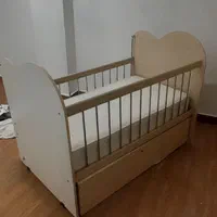 تخت کودک تمیز