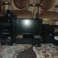 کامپیوتر به همراه وسایل جانبی