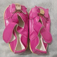 چن جفت کفش هستن نووتمیز اصلاپوشیده نشدن|کیف، کفش، کمربند|بهبهان, |دیوار