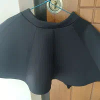 تعدادی لباس دخترانه برای ۱۰ سال یک بار استفاده شده