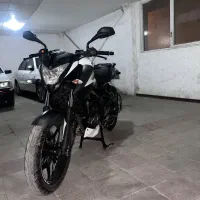 باجاج پالس ان اس 200 مدل 96 سفید|موتورسیکلت|شیراز, گود خزینه|دیوار