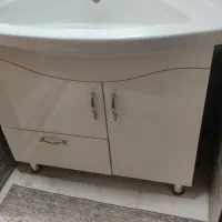 روشویی کارکرده همراه با شیر اهرمی