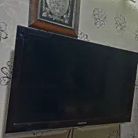 تلویزیون ۴۰ سامسونگ اصل با میز و دستگاه|تلویزیون و پروژکتور|زرند, |دیوار