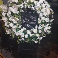 پایه گل و تاج گل